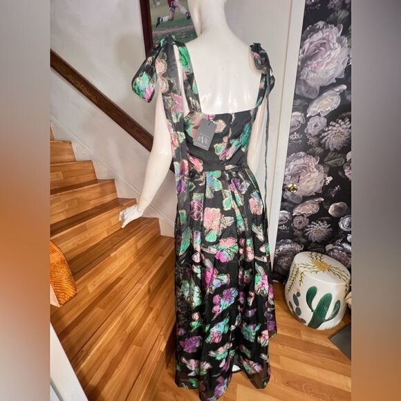 Halo Devalin Gown/ size 12 - Picture 9 of 10